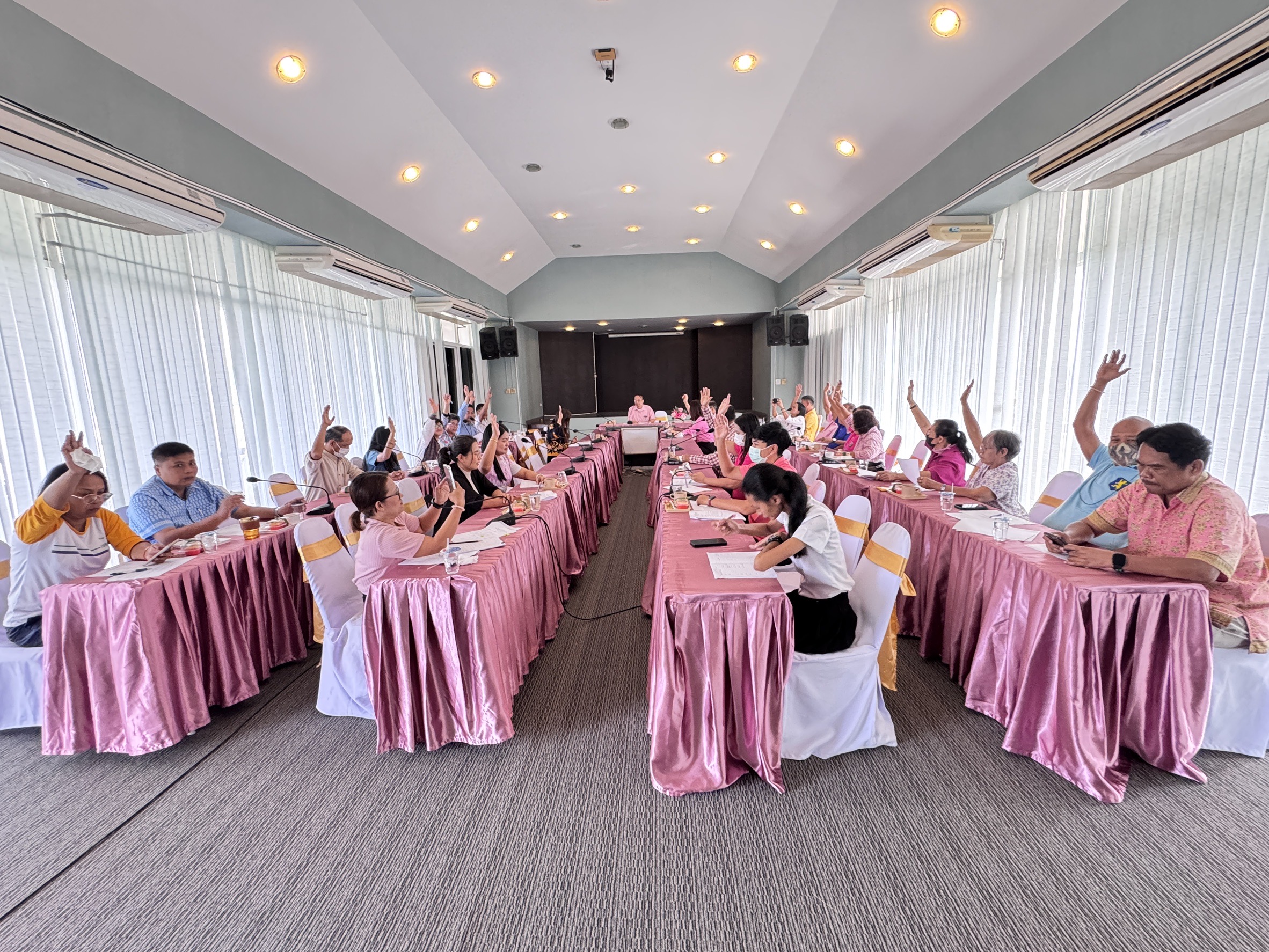 21 มกราคม 2568  พิจารณาร่างแผนพัฒนาท้องถิ่น (พ.ศ. 2566 - 2570) เพิ่มเติม ครั้งที่ 1/ 2568