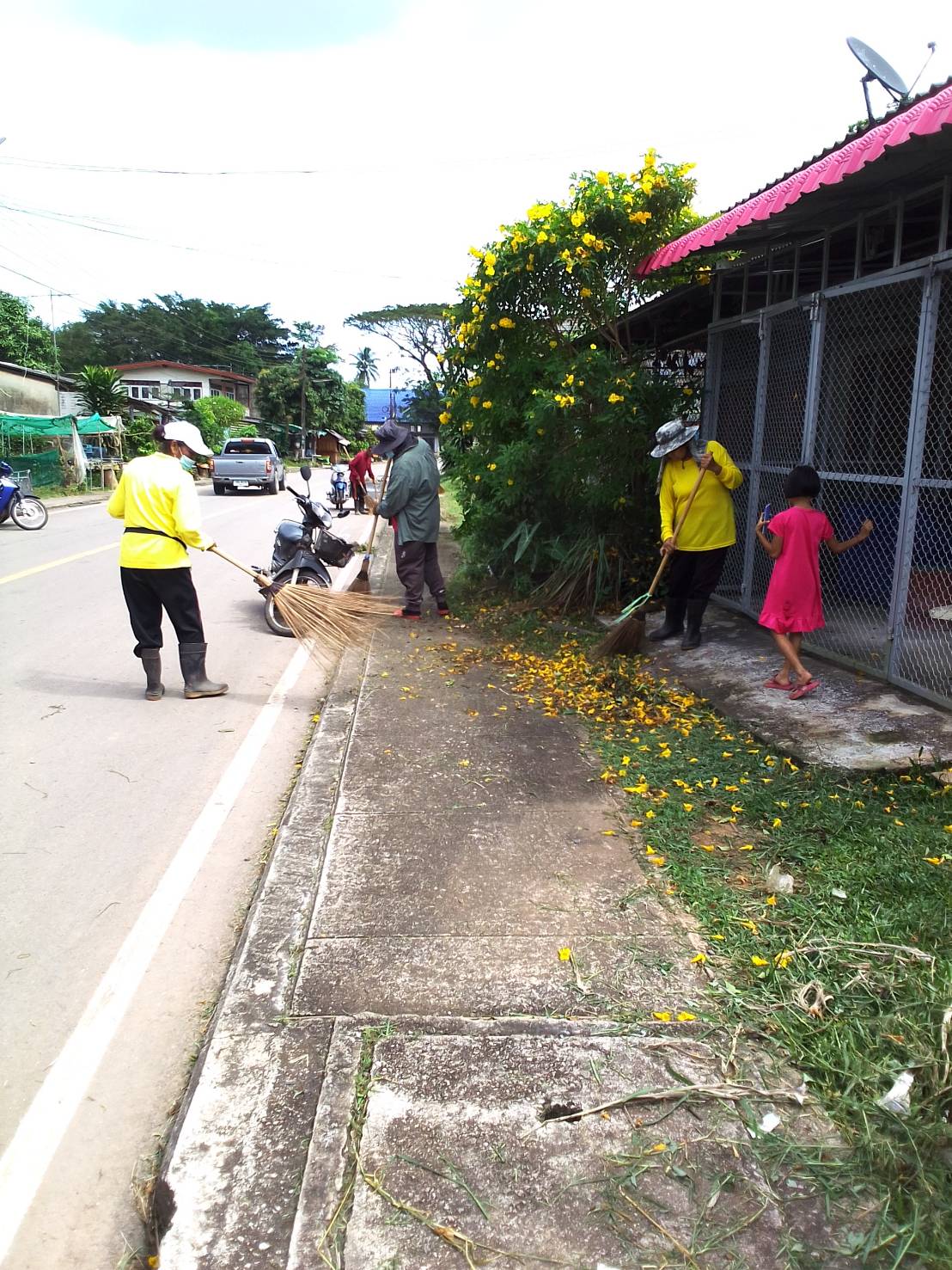 ทำความสะอาดถนนสุวรรณวิชัย