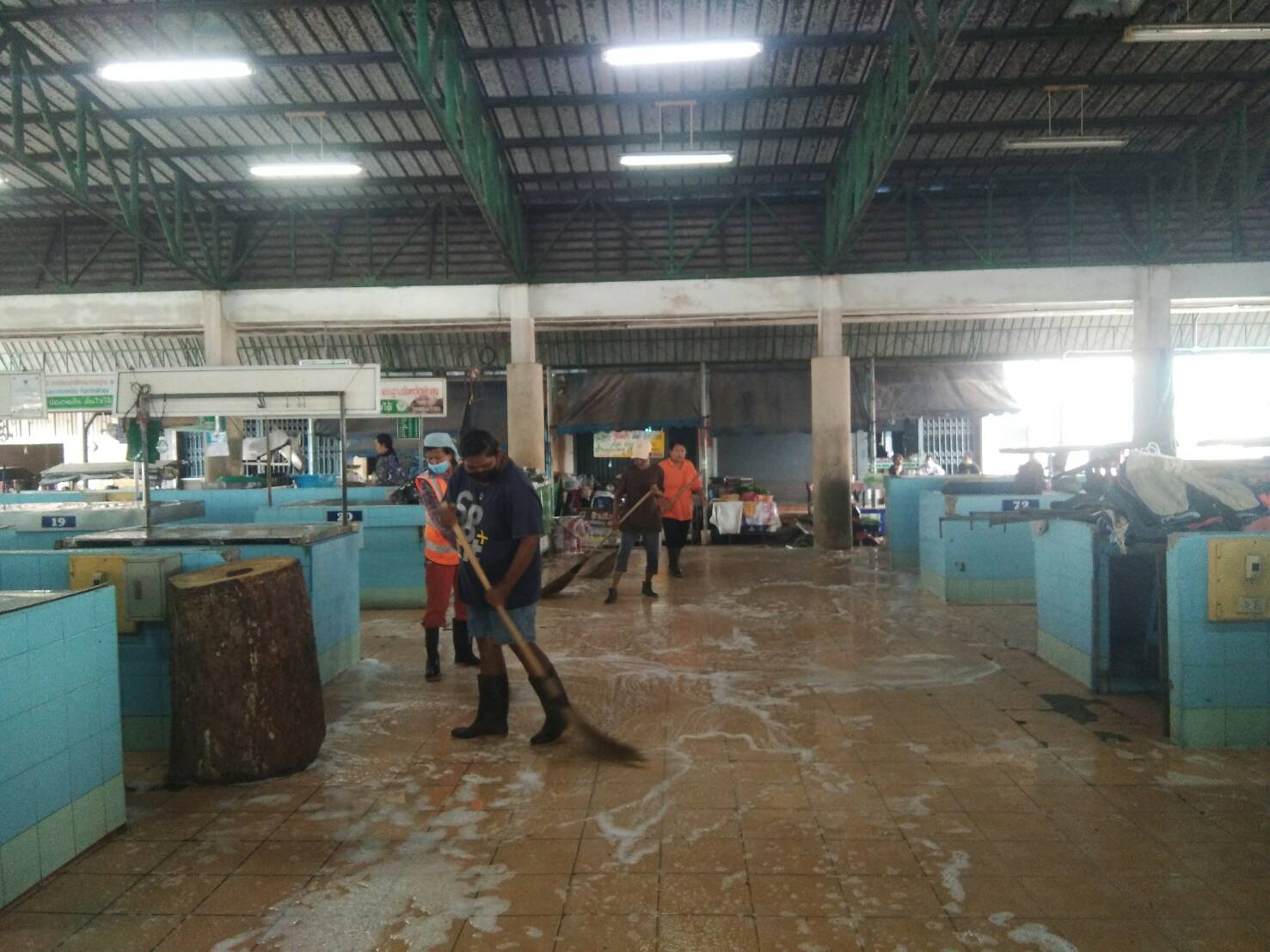 กองสาธารณสุขฯ ล้างตลาดประจำสัปดาห์