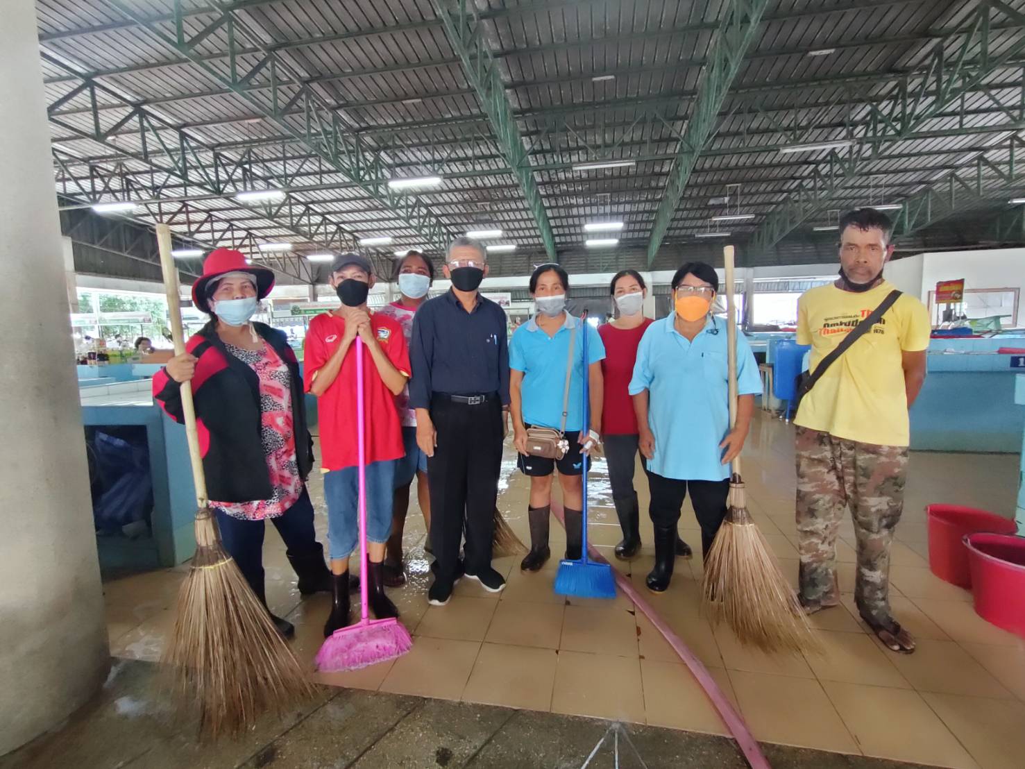 ล้างทำความสะอาดตลาดสดเทศบาลตำบลควนขนุนประจำสัปดาห์  1 กรกฎาคม 2564