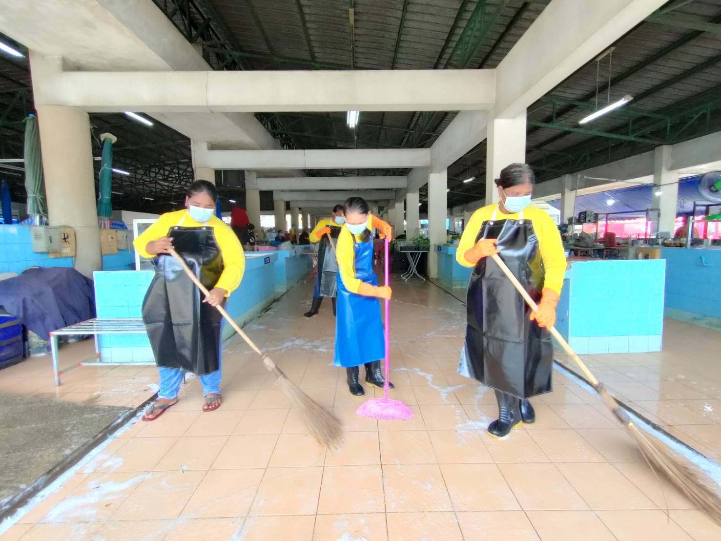 ล้างทำความสะอาดตลาดสดเทศบาลตำบลควนขนุน